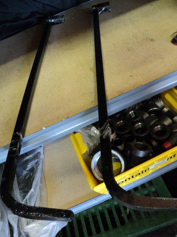 lot 1072 image: (2) CT lot steel bars