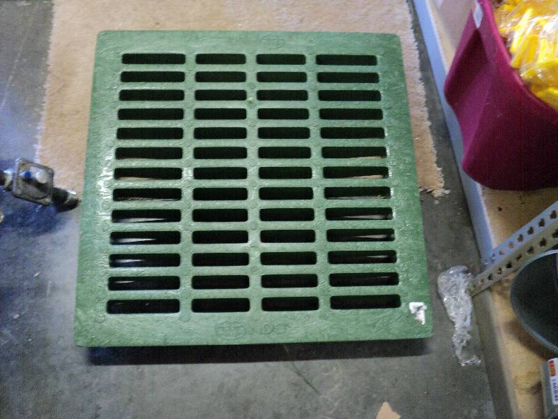 lot 1082 image: NDS composite plastic grate cover