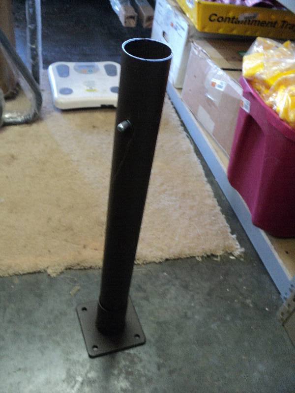 lot 1086 image: mountable umbrella base, hardware not included