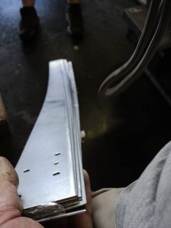 lot 1122 image: (7) steel straps