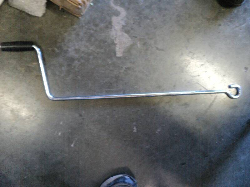 lot 1138 image: metal crank handle