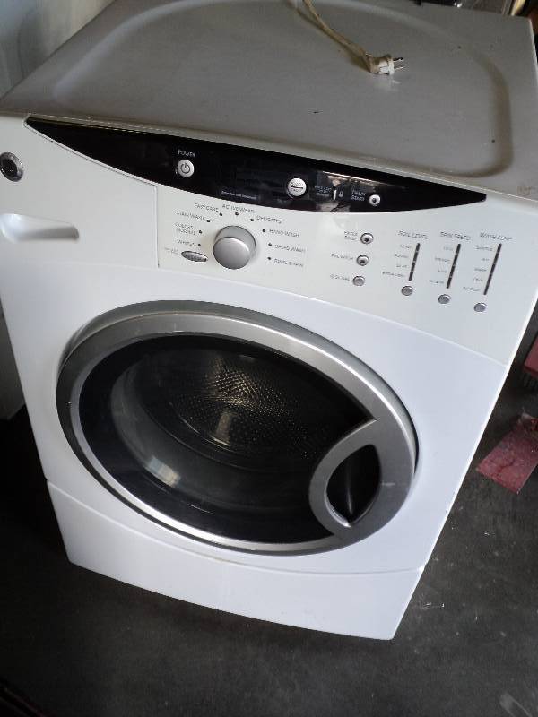 lot 1156 image: GE Front Loading Washing machine