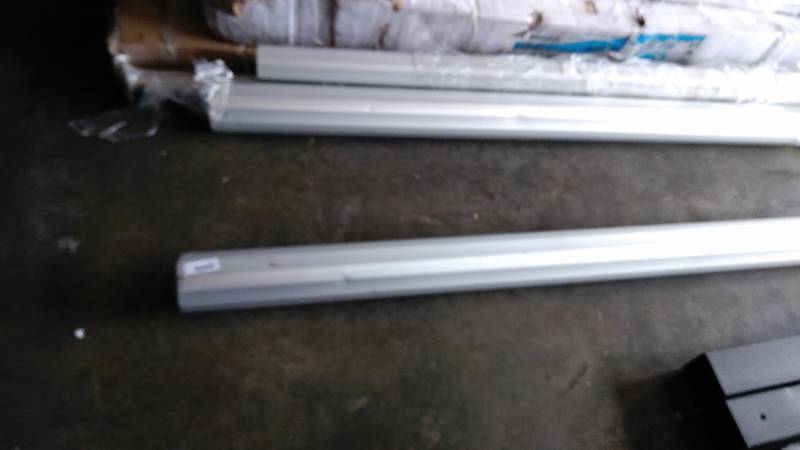 lot 5131 image: aluminum tube with extension and connector
