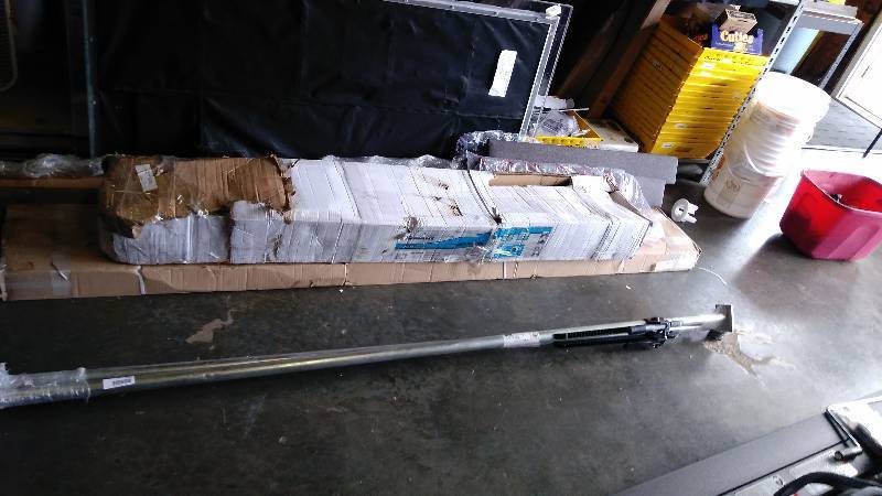 lot 5135 image: (2) CT lot Kinedyne saf-t-lok cargo bar 10085