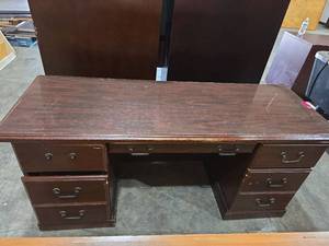 lot 47118 image: Traditional Mahogany Executive Desk with Double Pedestal Drawers
