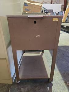 lot 47183 image: Metal Rolling Cart with Storage Cabinet