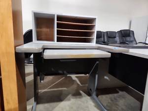 lot 47231 image: Office Desk with Mail Organizer Hutch