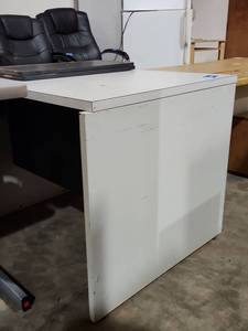 lot 47232 image: White Office Desk with Metal Base