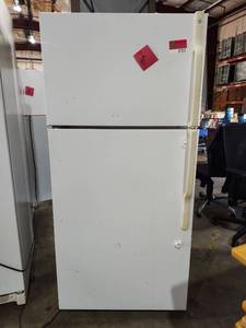 lot 47257 image: GE Top-Freezer Refrigerator Model GTS15BCRFLWW
