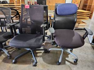 lot 47262 image: Office Task Chairs with Mesh Backs and Adjustable Arms