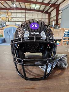 lot 47271 image: (4-XS) Schutt Football Helmet, Black