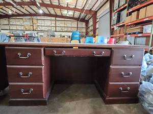 lot 47305 image: Traditional Mahogany Executive Desk with Six Drawers