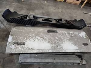 lot 47311 image: Ford F150 Tailgate Assembly with Bumper