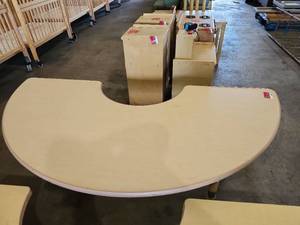 lot 47327 image: Semicircular Toddler  Activity Table with Adjustable Legs