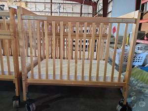 lot 47448 image: (1) Evacuation Crib with Large Casters and Mattress