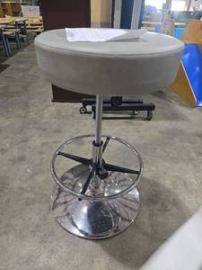 lot 47194 image: Marco Chrome Bar Stool L007 with Gray Upholstery