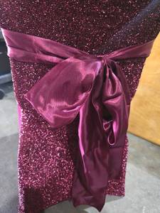 lot 47491 image: (31 Sets of 5) Burgundy Satin Sashes&nbsp- Event Decor