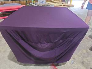 lot 47509 image: (24) Purple Spandex Stretch Table Covers&nbspTablecloths - Event Decor