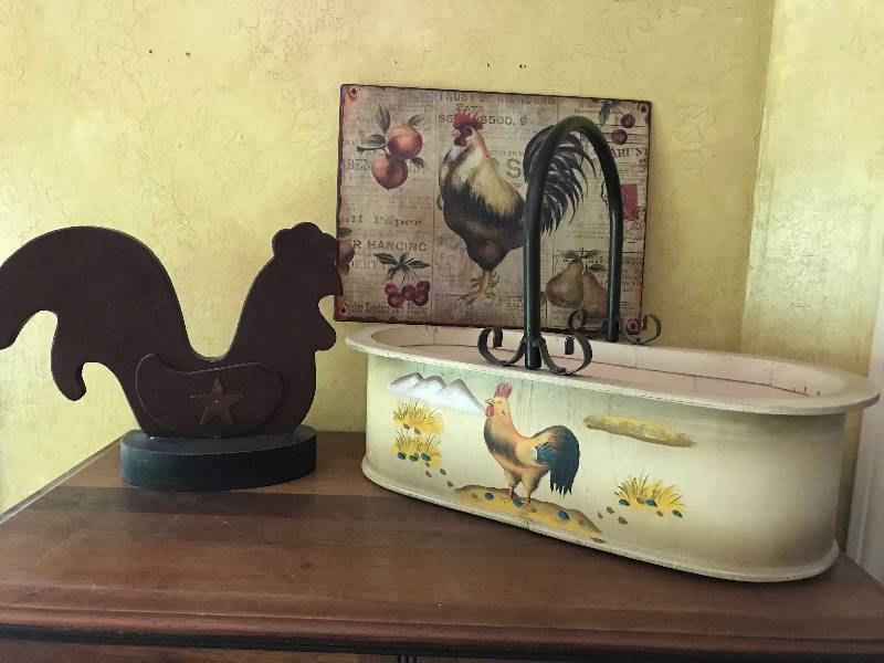 lot 1004 image: Wood Rooster Dcor along Wood Basket (9 x 17 12 x 5 12) and Metal Wall Tin (10 12 x 14)