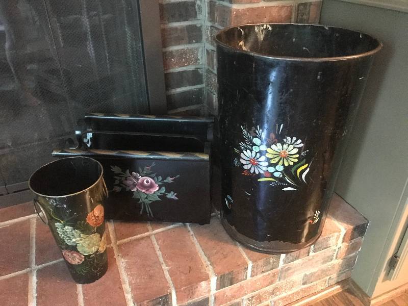 lot 7 image: Set of Vintage Black Metal items (Vase, Magazine Rack, 20.5 trash can)