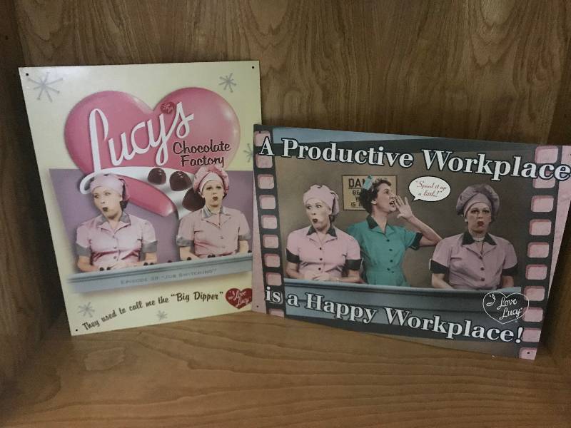 lot 151 image: Set of Tin I Love Lucy Tin Wall Dcor 12 12 x 17 12 Workplace and 12 12 x 15 12