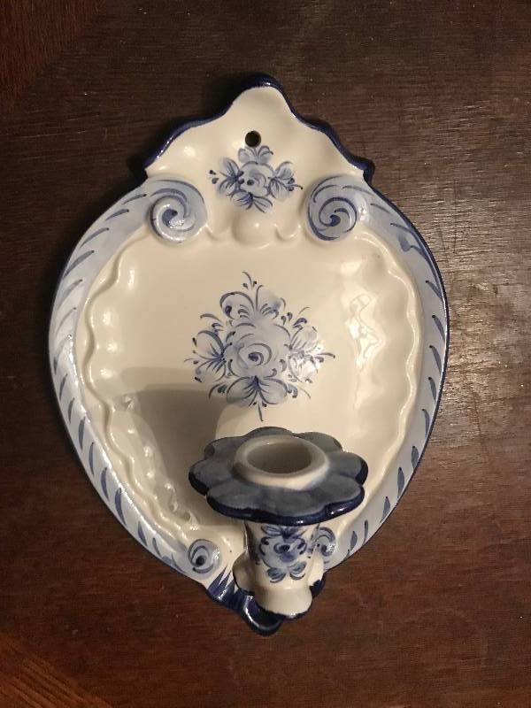 lot 188 image: Made in Portugal Blue and white Wall mounted candle holder