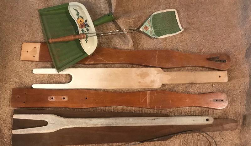 lot 205 image: Assortment of wood items and vintage dust panfly swatter