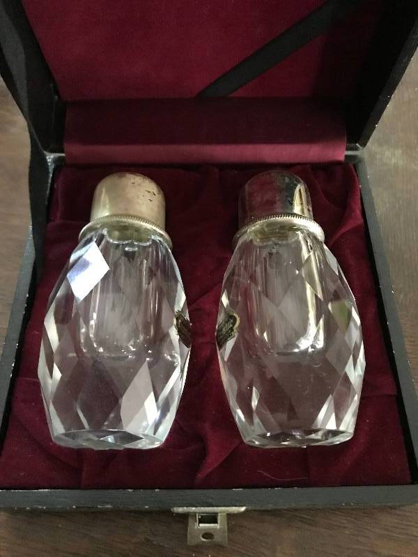 lot 209 image: Vintage Salt and Pepper Shakers in Box--Label reads Post House Japan