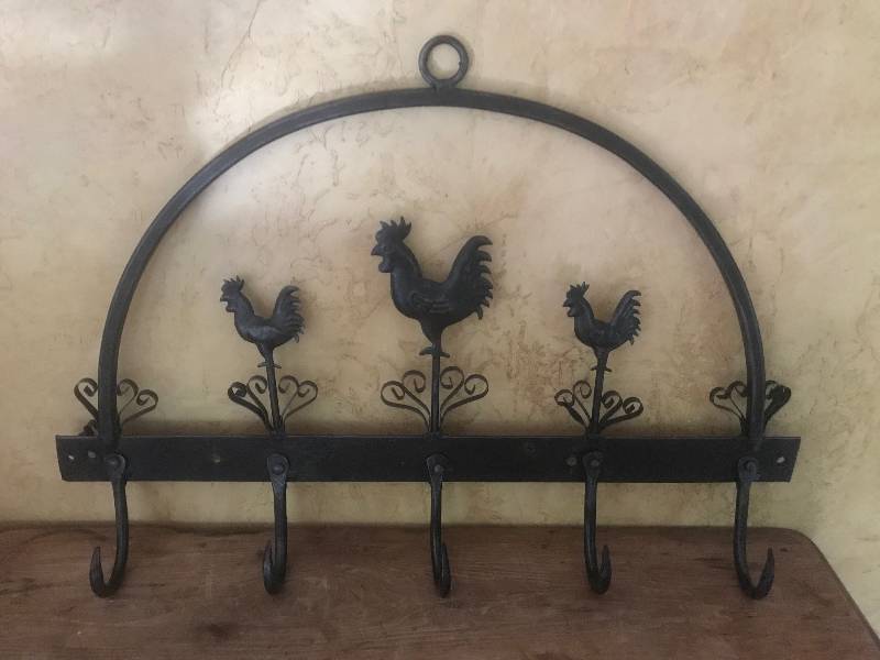 lot 213 image: Black Iron Rooster Wall RackHooks