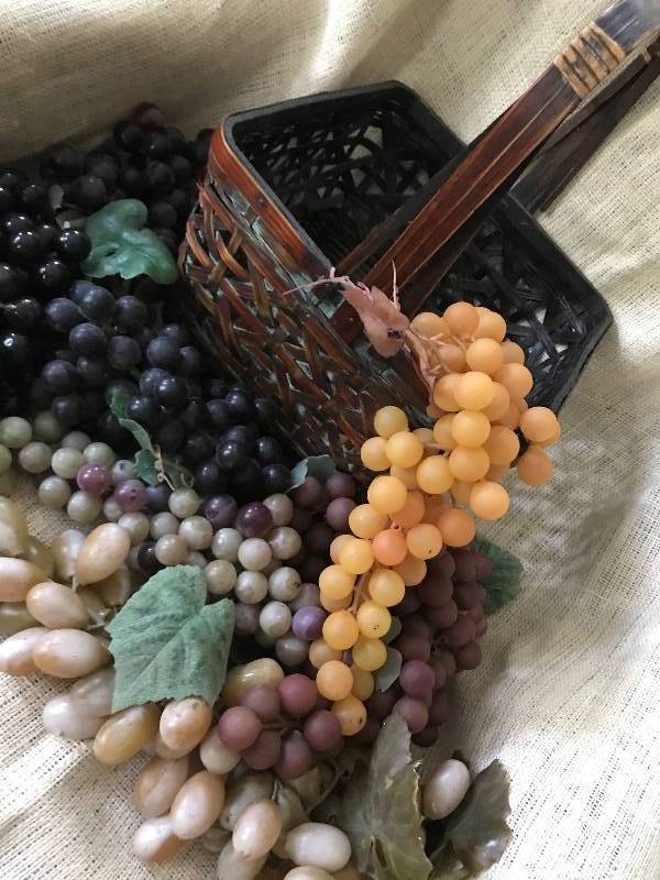 lot 215 image: Basket full of grapes
