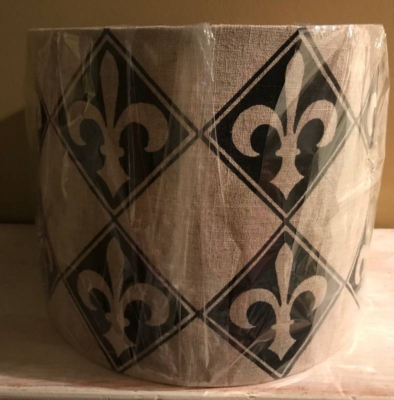 lot 221 image: Fleur de Lis burlap lamp shade (new)