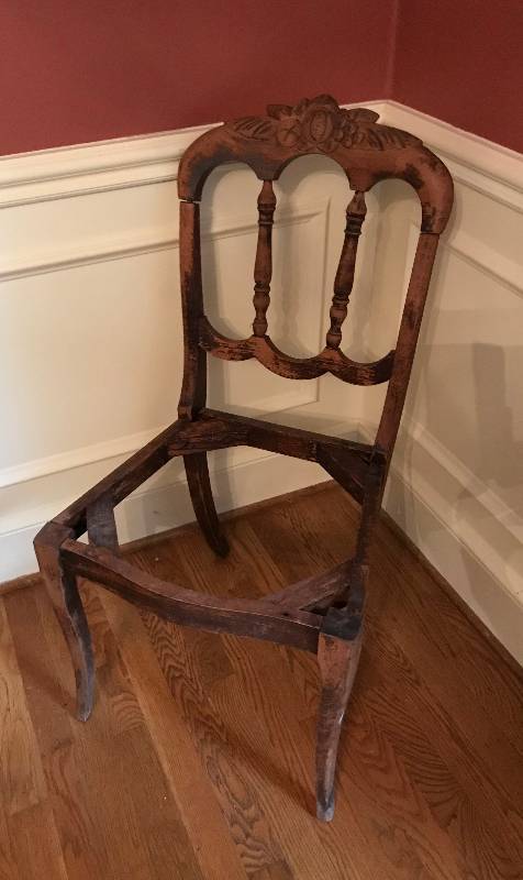 lot 251 image: Antique wood carved chair frame. The seat height is 15�