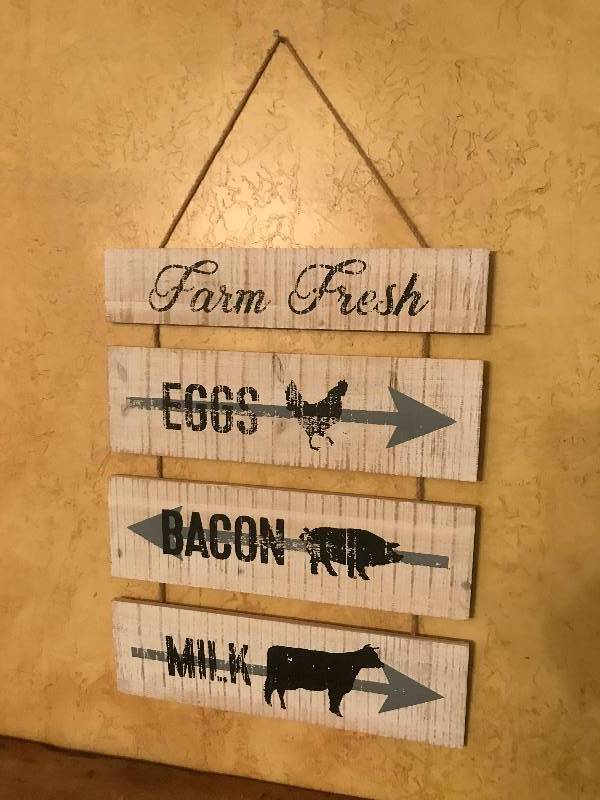 lot 256 image: Farm Fresh Wood Wall Sign
