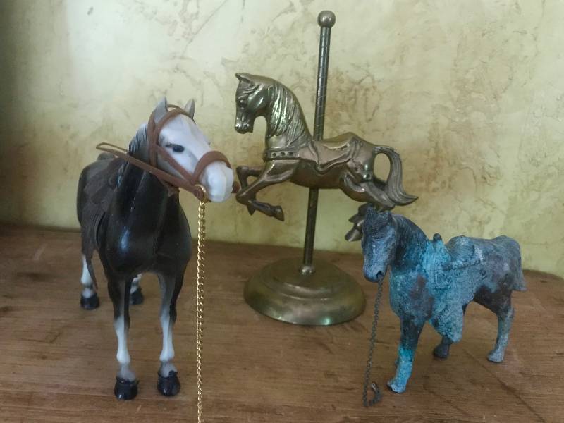 lot 264 image: Set of Horse Figurines