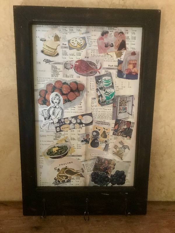 lot 269 image: Wall Dcor with Vintage Kitchen images and hooks