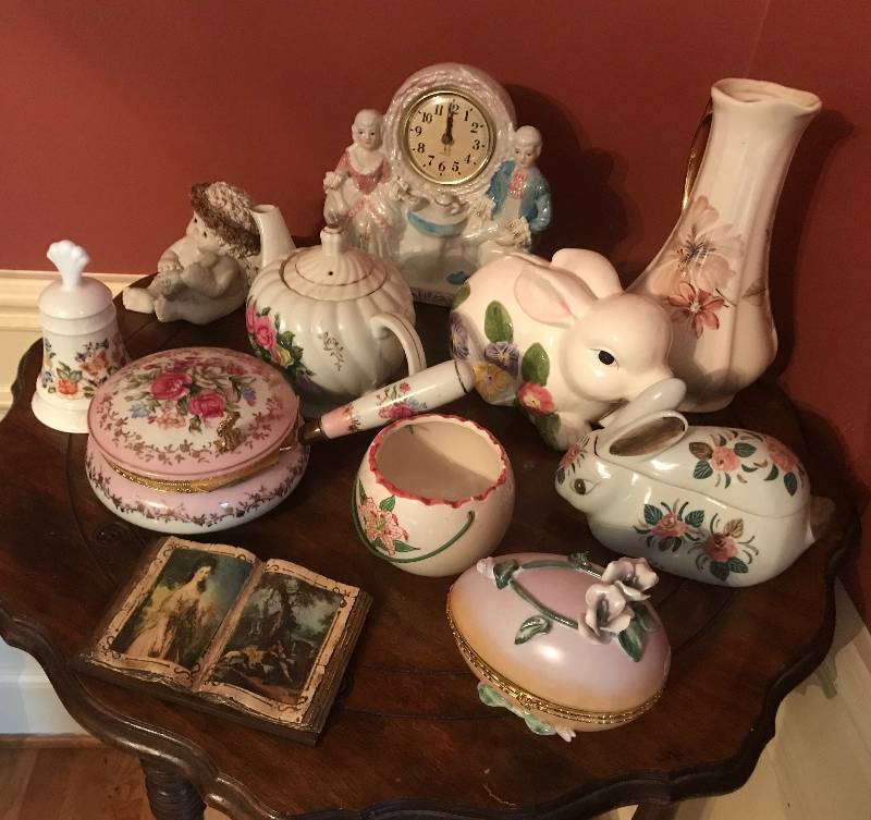 lot 275 image: Set of Ceramic Dcor--rabbit dish, vase, bell, tea pot and more