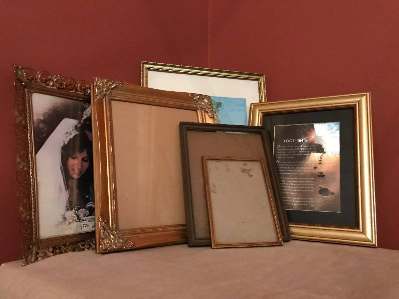 lot 283 image: Set of Six FramesWall Art
