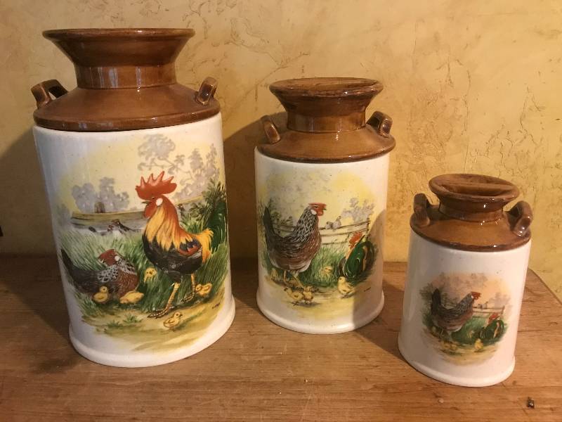 lot 1018 image: Set of Country Farmyard Cannisters