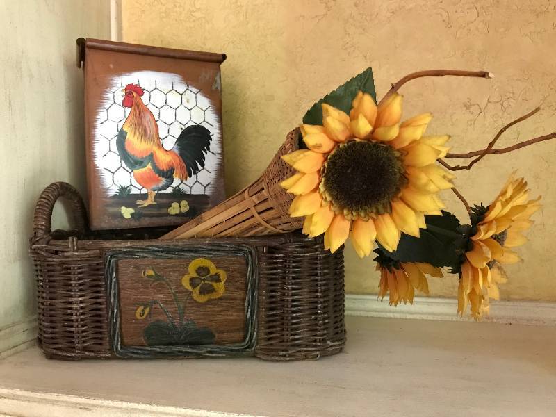 lot 1021 image: Rustic Rooster Tin with Basket and Sunflowers