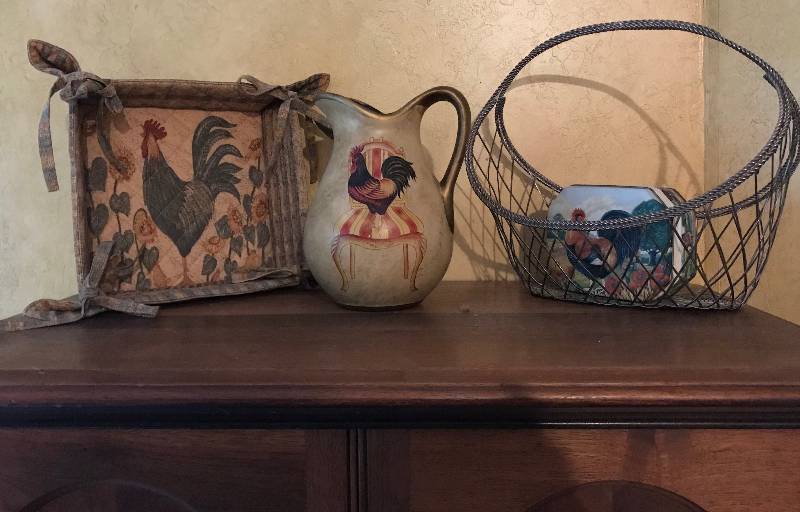 lot 1023 image: Rooster Pitcher along with wire basket, tin and cloth napkin holder