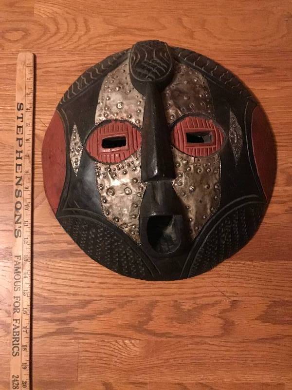 lot 1047 image: 15 Wood Mask