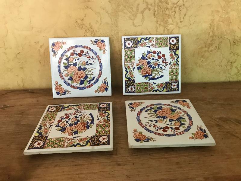 lot 1049 image: Set of 4 Ceramic Trivets