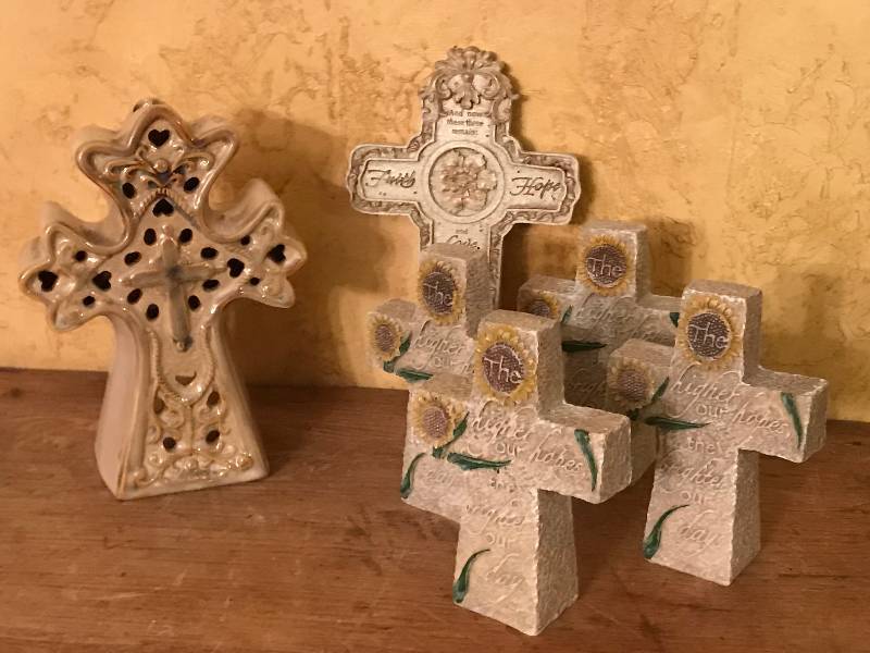 lot 1068 image: Set of Ceramic Crosses