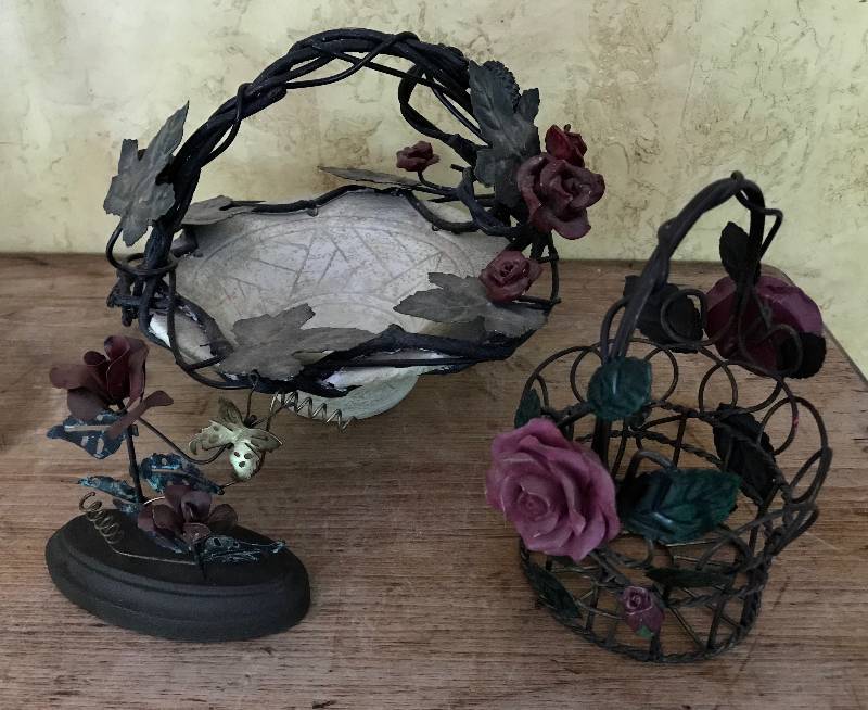 lot 1071 image: Roses-ceramic bowl with flowers, metal basket and metal rose figurine
