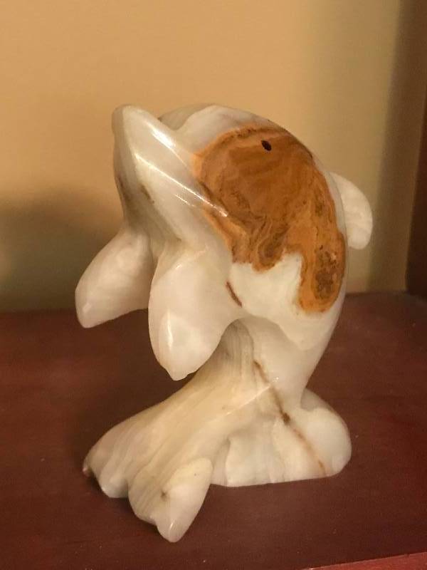 lot 1099 image: 3 Onyx Dolphin