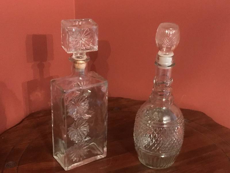 lot 22 image: Crystal Decanters-set of 2