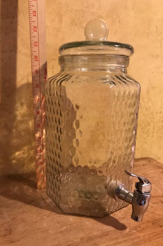 lot 23 image: Glass WaterBeverage dispenser