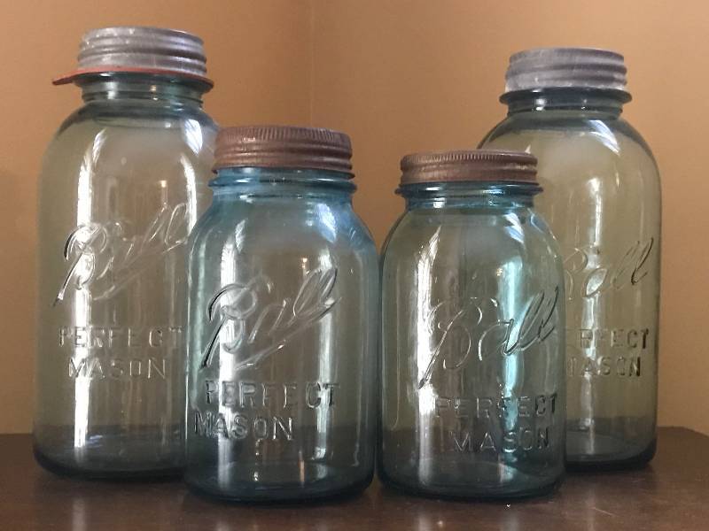 lot 28 image: Set of Vintage Jars--Ball Perfect Mason