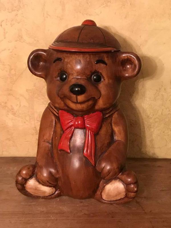 lot 80 image: Vintage Bear Cookie Jar
