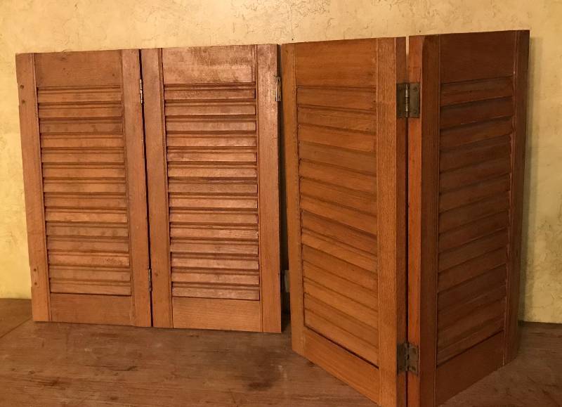 lot 113 image: Set of 2 wood Shutters for project and crafting